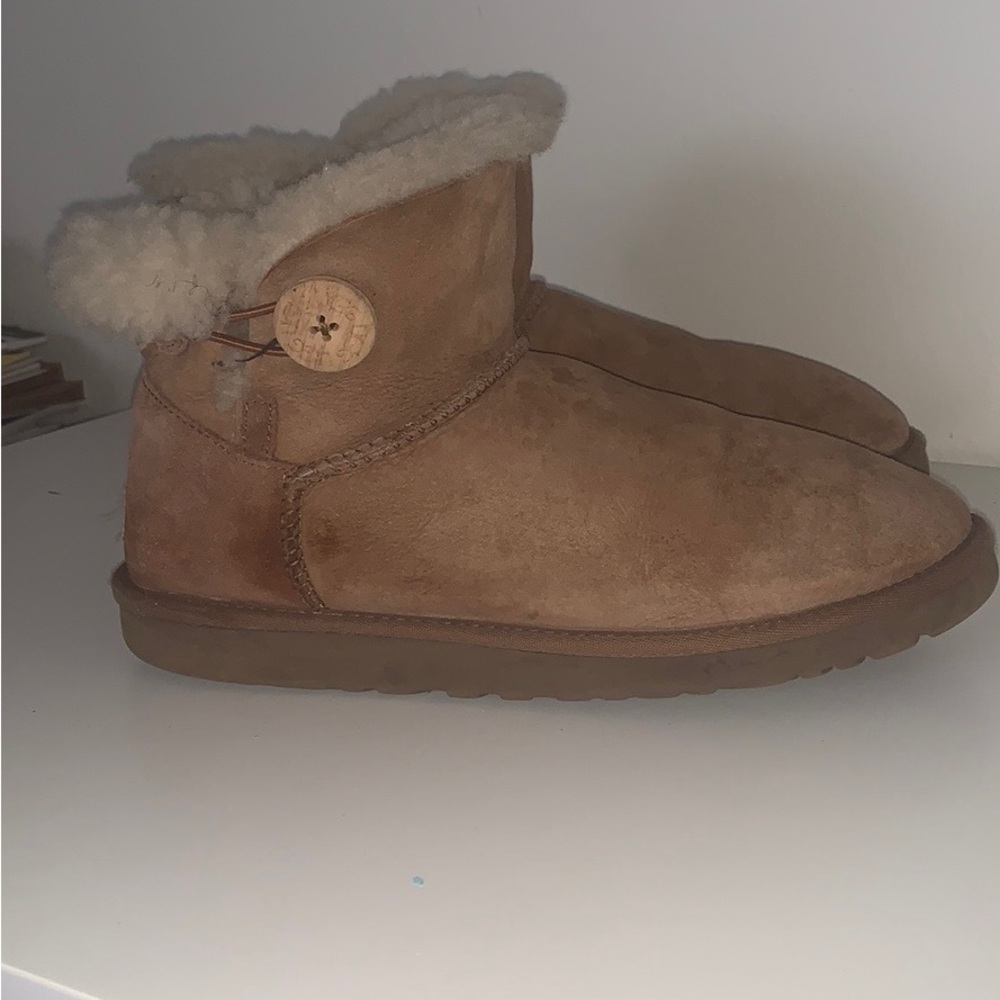 Women’s Ugg Boot Mini Bailey Button - image 3